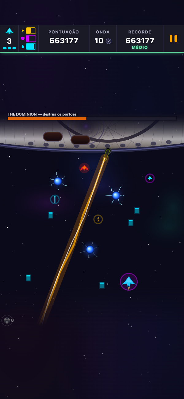 O combate contra The Dominion na onda 10, no nível Médio, com o laser da torre a disparar e bombas de raio globular a descer